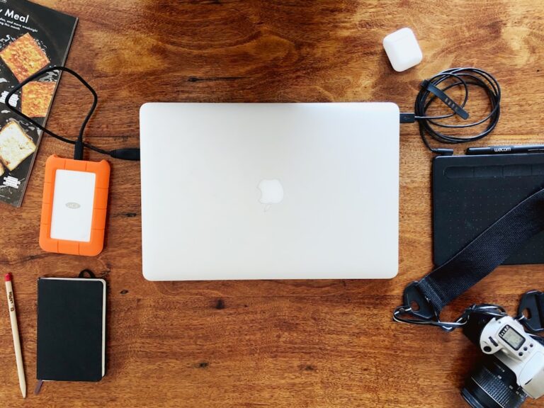 Best Travel Gadgets to Enhance Your Journey Experience